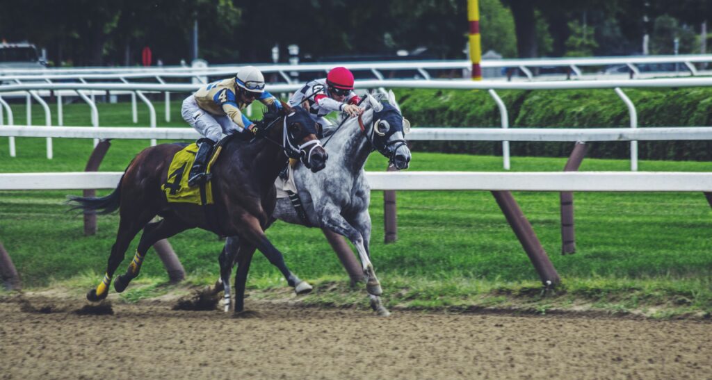 Spend a Perfect Day in Saratoga Springs: Racing & Tiki Tours Included