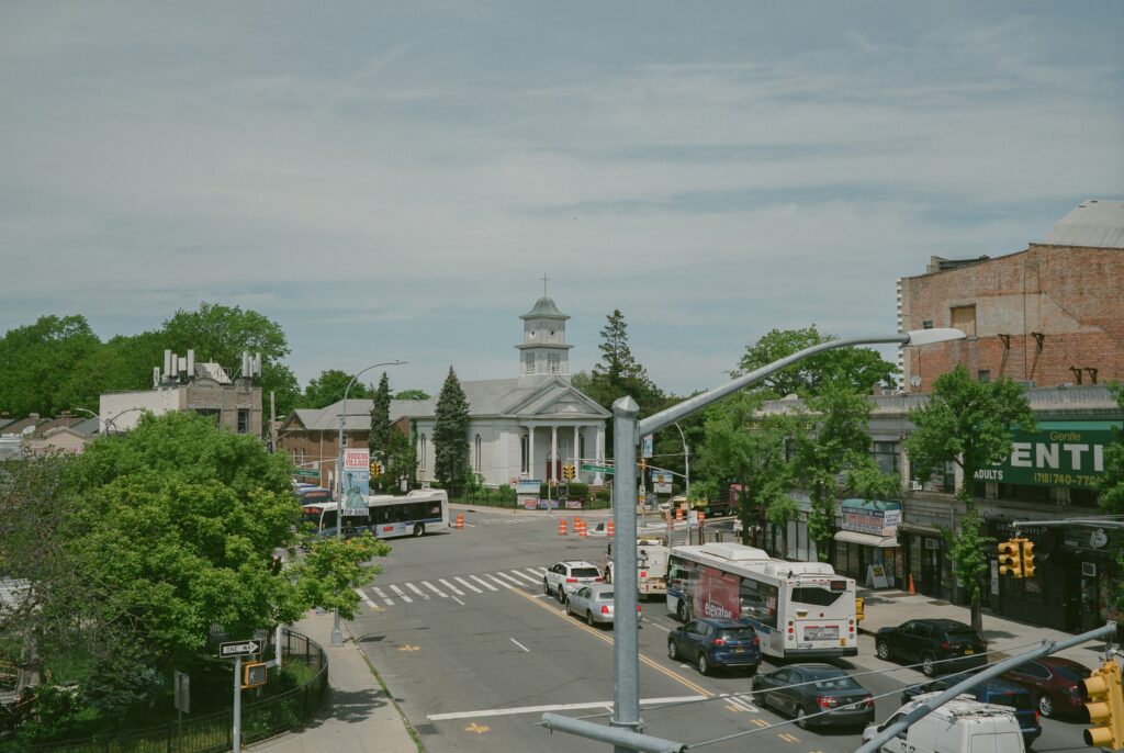 Spend a Perfect Day in Saratoga Springs: Racing & Tiki Tours Included